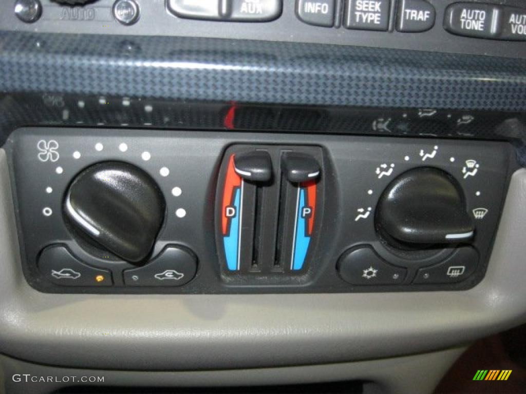2004 Chevrolet Impala SS Supercharged Controls Photo #43452308
