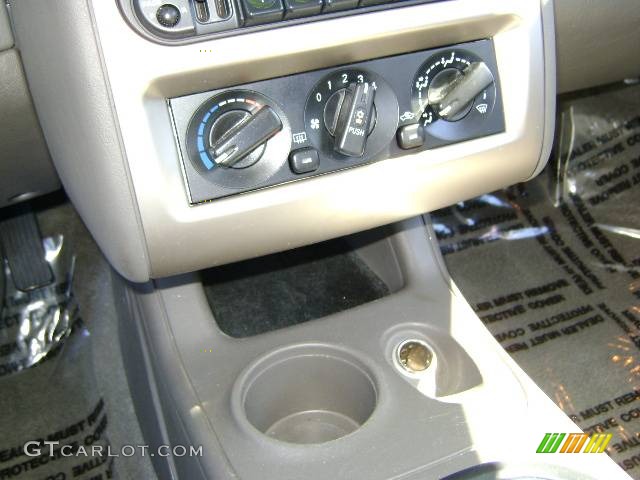 2003 Stratus SXT Coupe - Bright Silver Metallic / Sandstone photo #29