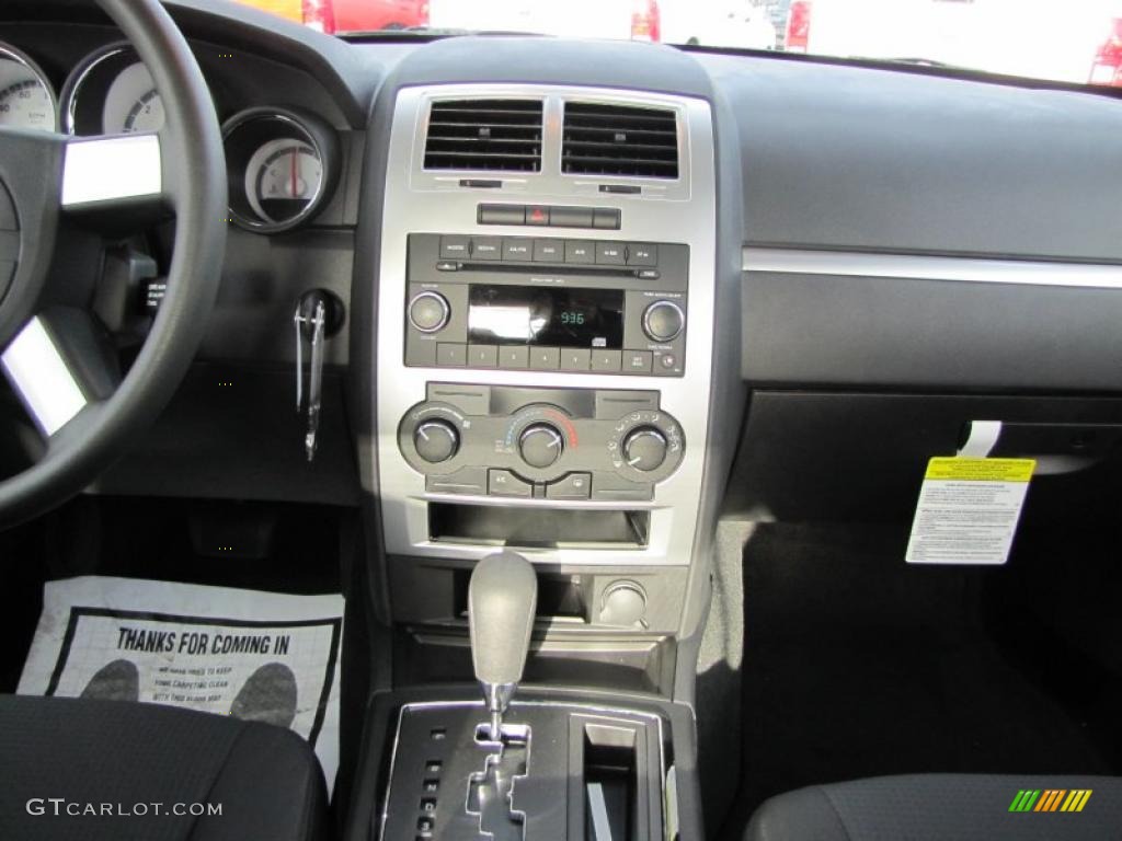 2010 Charger SE - Bright Silver Metallic / Dark Slate Gray photo #9