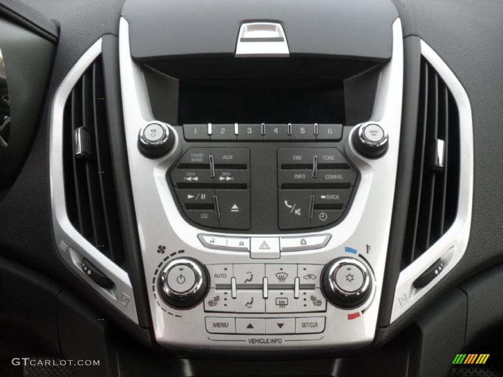 2011 GMC Terrain SLT Controls Photo #43460488