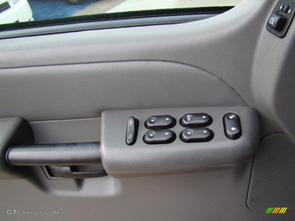 2005 Ford Explorer Sport Trac XLT 4x4 Controls Photo #43461616