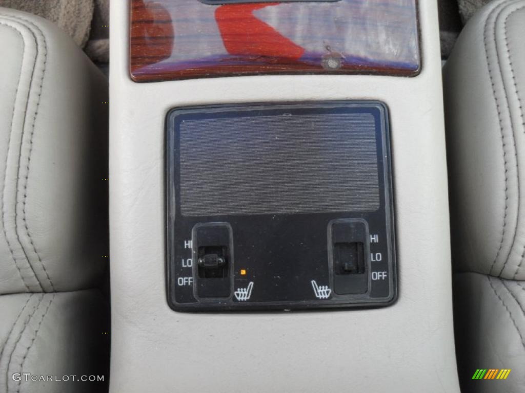 1995 Seville STS - White / Cashmere photo #12