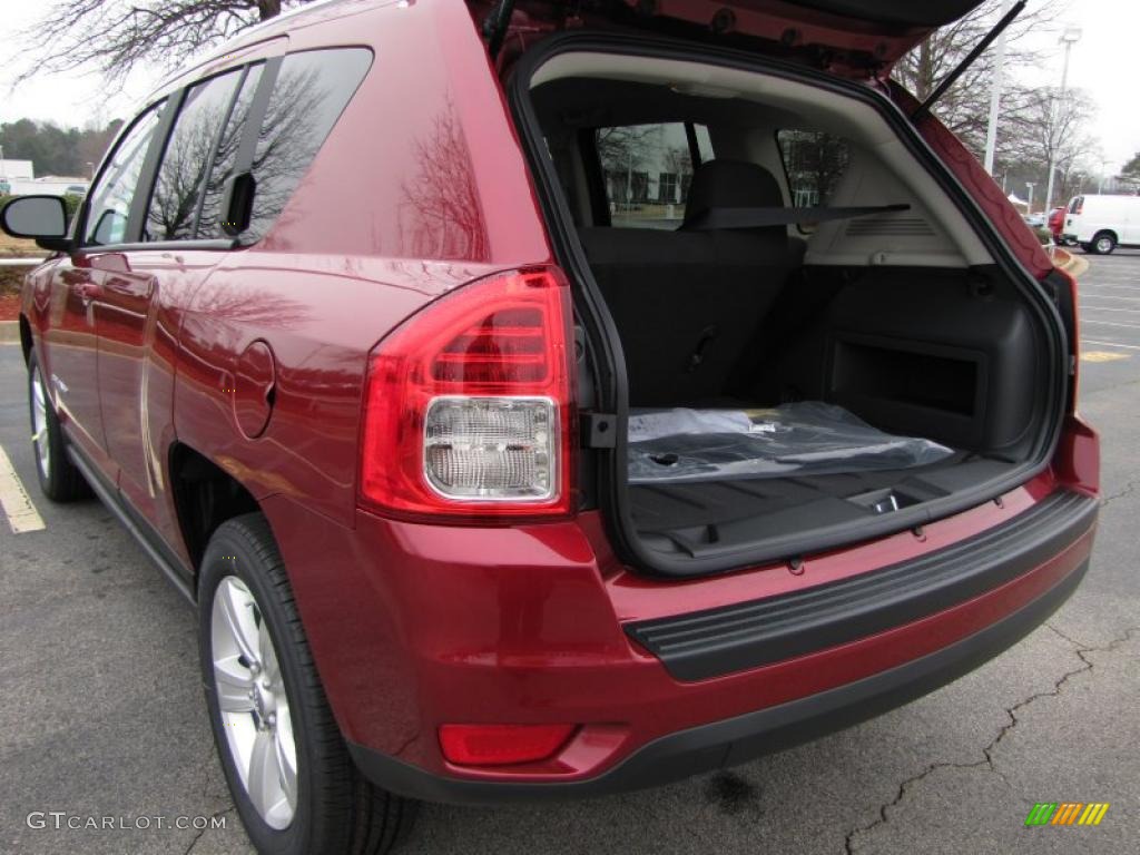 2011 Jeep Compass 2.0 Latitude Trunk Photo #43461790