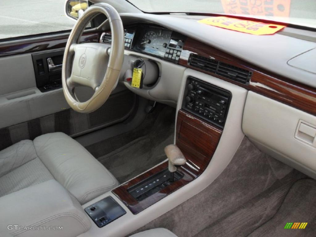 1995 Cadillac Seville STS Dashboard Photos