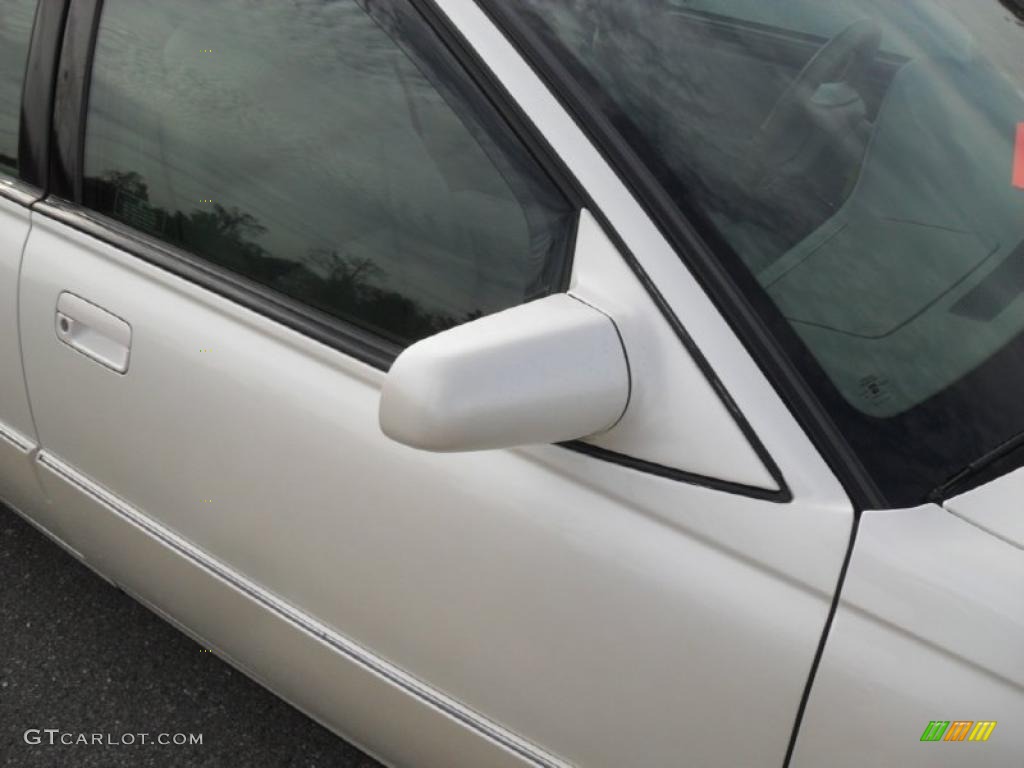 1995 Seville STS - White / Cashmere photo #26