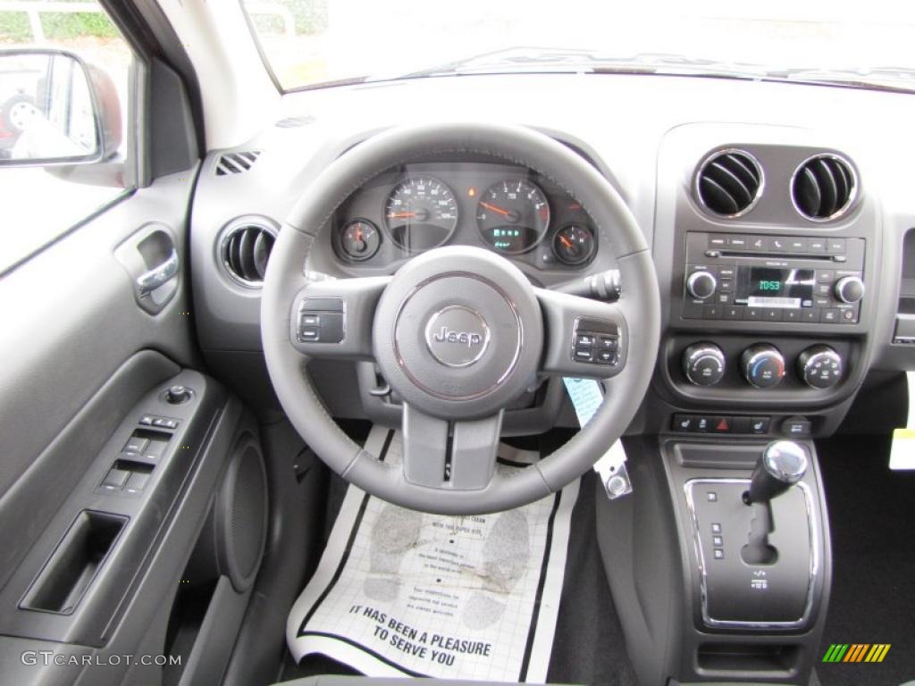 2011 Jeep Compass 2.0 Latitude Controls Photo #43461852