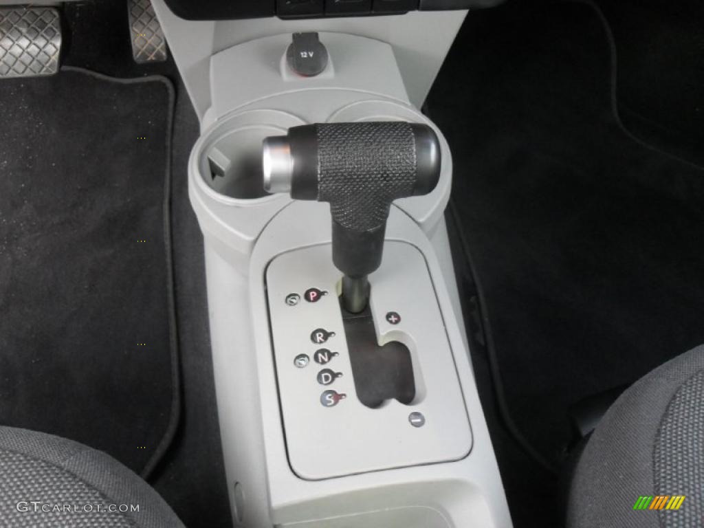 2005 Volkswagen New Beetle GL Coupe 6 Speed Tiptronic Automatic Transmission Photo #43462044