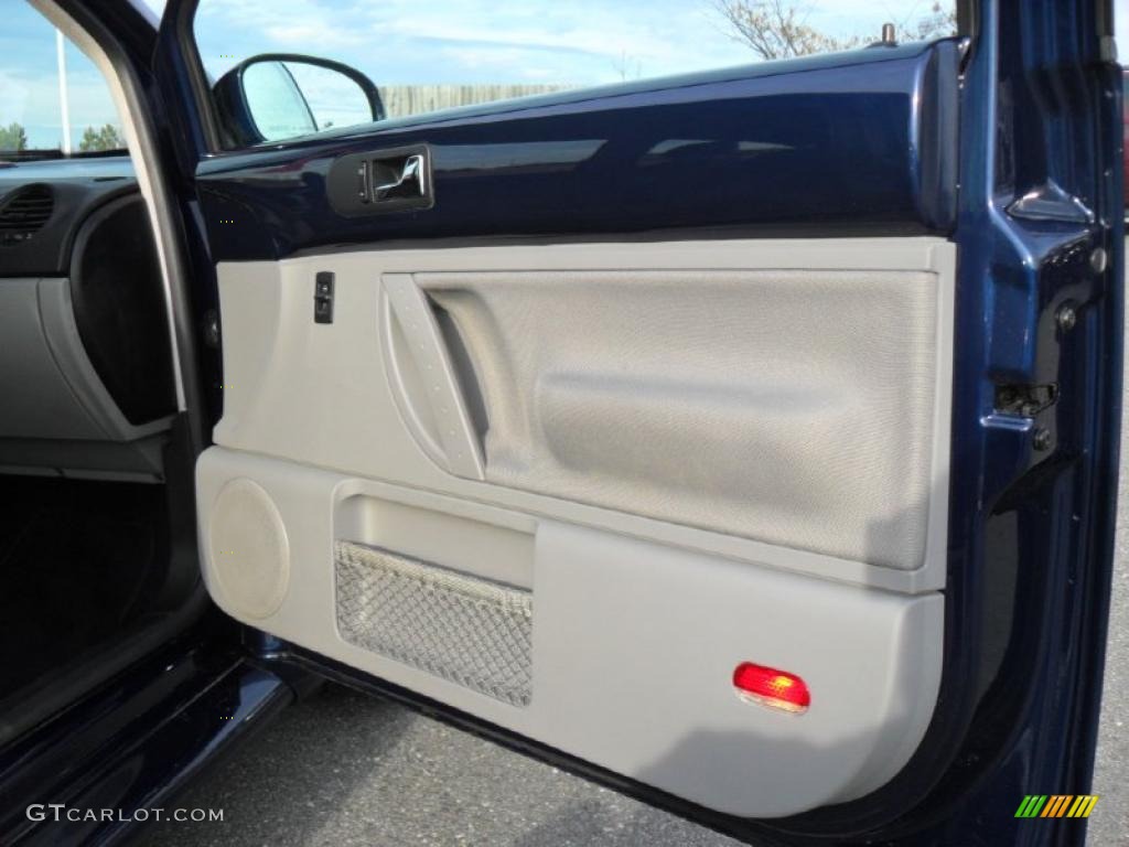 2005 Volkswagen New Beetle GL Coupe Black Door Panel Photo #43462204