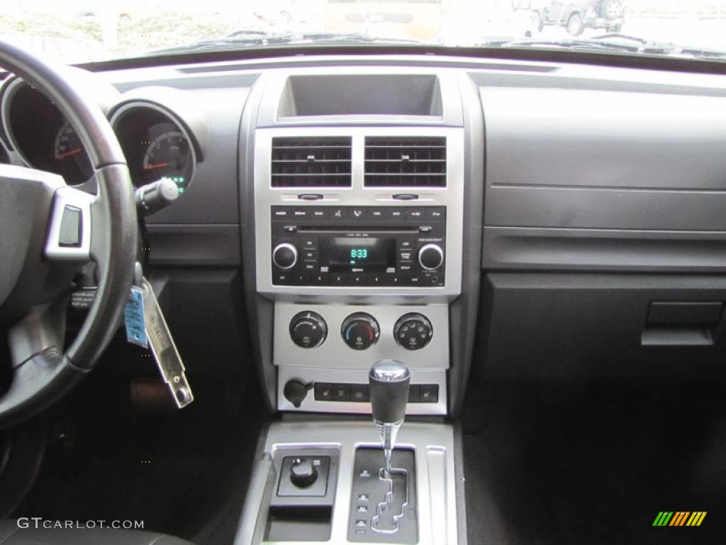2008 Dodge Nitro R/T 4x4 Controls Photo #43463096