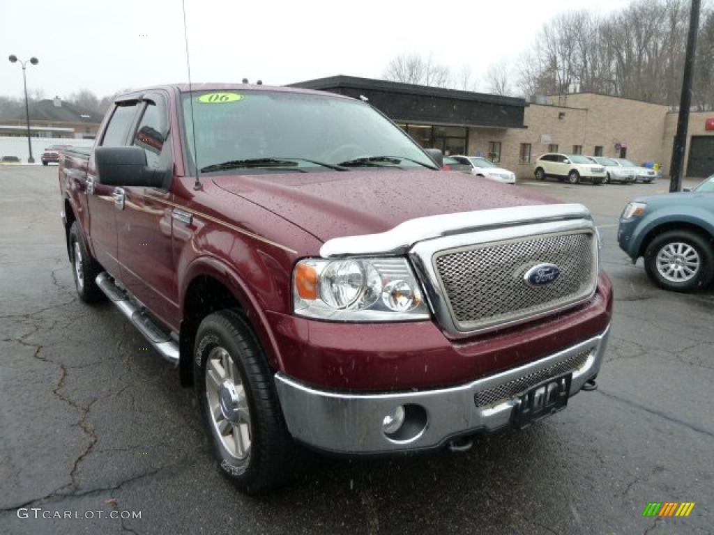 2006 F150 XLT SuperCrew 4x4 - Dark Toreador Red Metallic / Tan photo #5