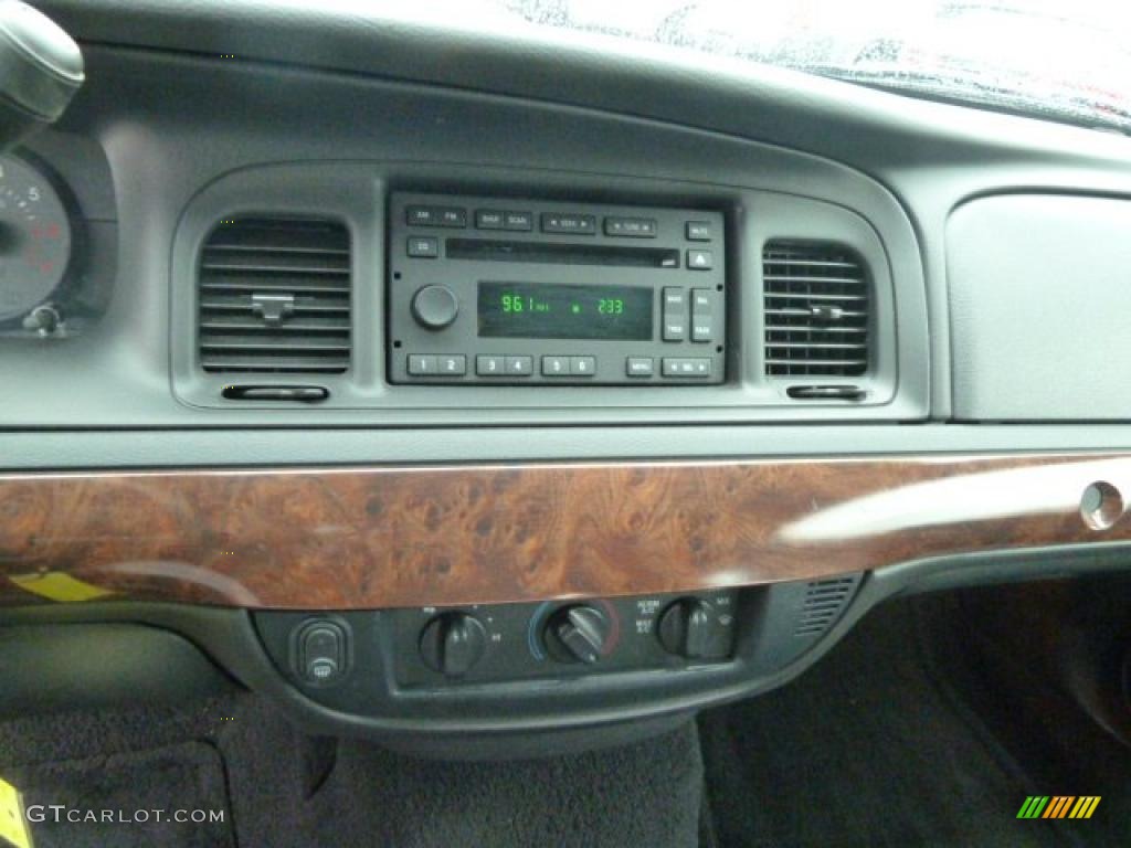 2006 Grand Marquis GS - Silver Birch Metallic / Charcoal Black photo #13