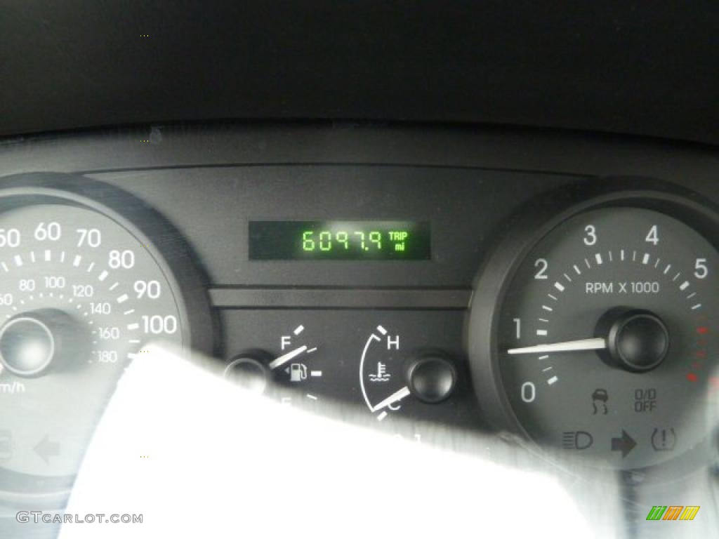 2006 Grand Marquis GS - Silver Birch Metallic / Charcoal Black photo #15