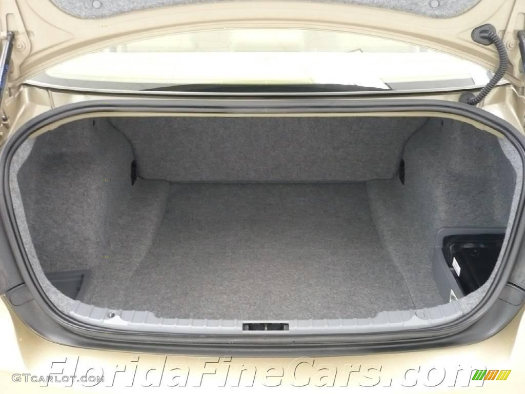 2006 3 Series 330i Sedan - Sonora Metallic / Beige photo #10