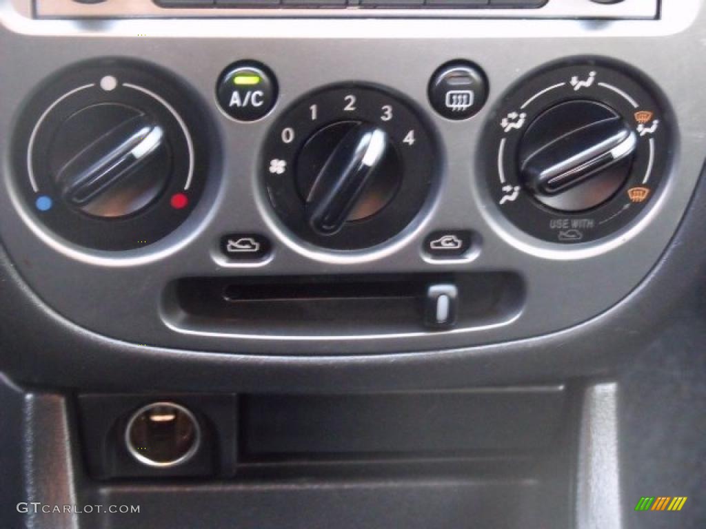2004 Subaru Impreza WRX Sedan Controls Photo #43466966