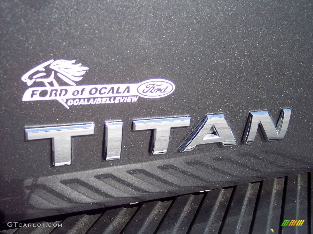 2005 Titan XE King Cab - Galaxy Black / Graphite/Titanium photo #11