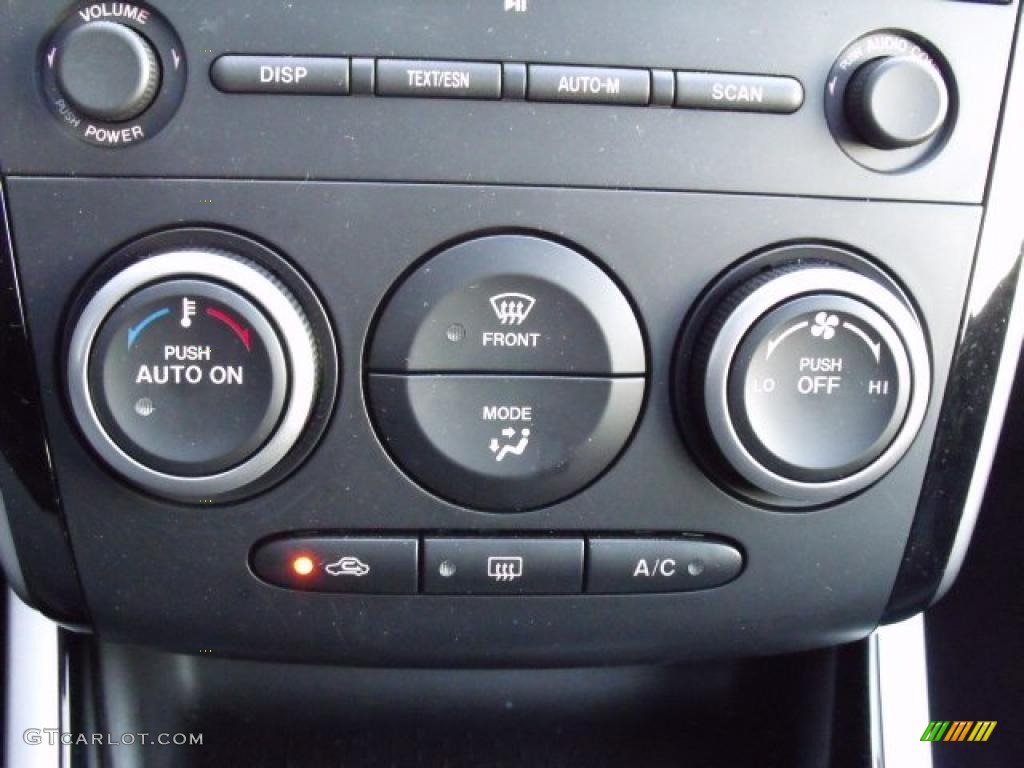 2010 Mazda CX-7 s Grand Touring AWD Controls Photo #43468302