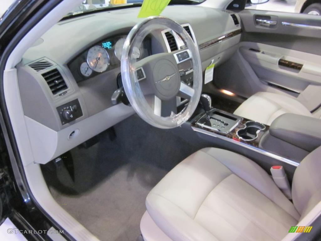 Dark Khaki/Light Graystone Interior 2010 Chrysler 300 C HEMI Photo #43475026