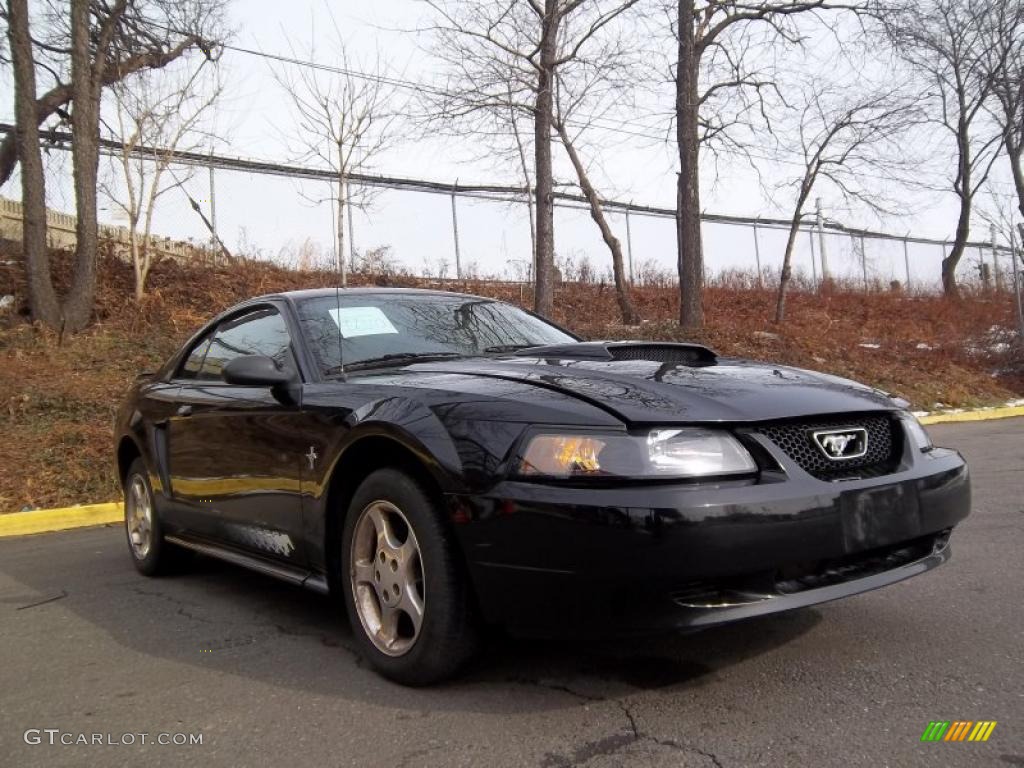 2003 Mustang V6 Coupe - Black / Dark Charcoal photo #4