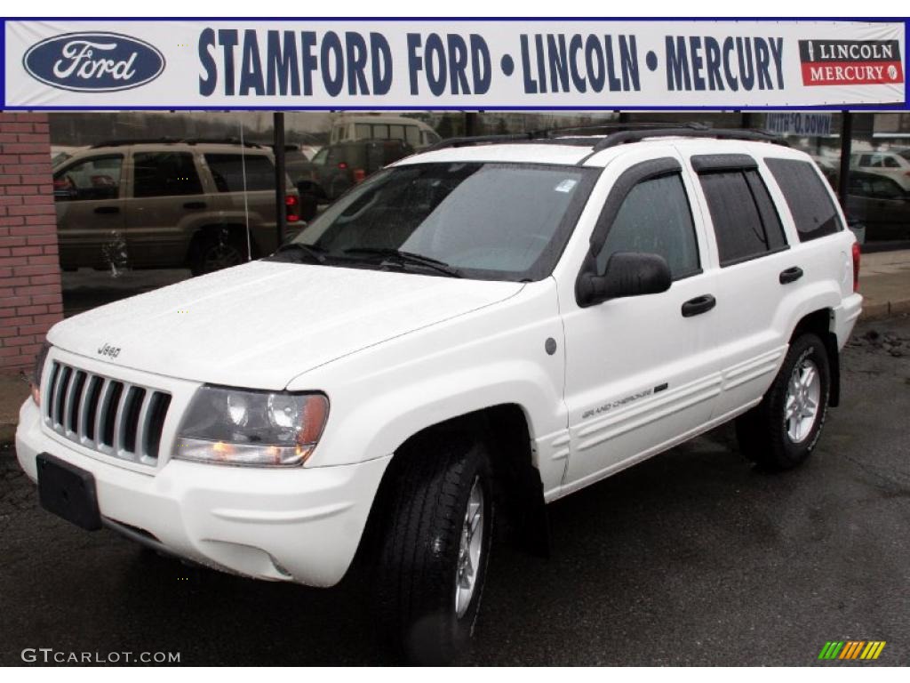 2004 Grand Cherokee Laredo 4x4 - Stone White / Dark Slate Gray photo #1