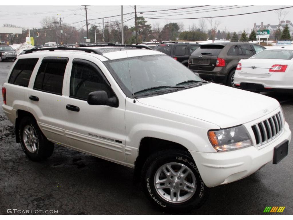 2004 Grand Cherokee Laredo 4x4 - Stone White / Dark Slate Gray photo #2