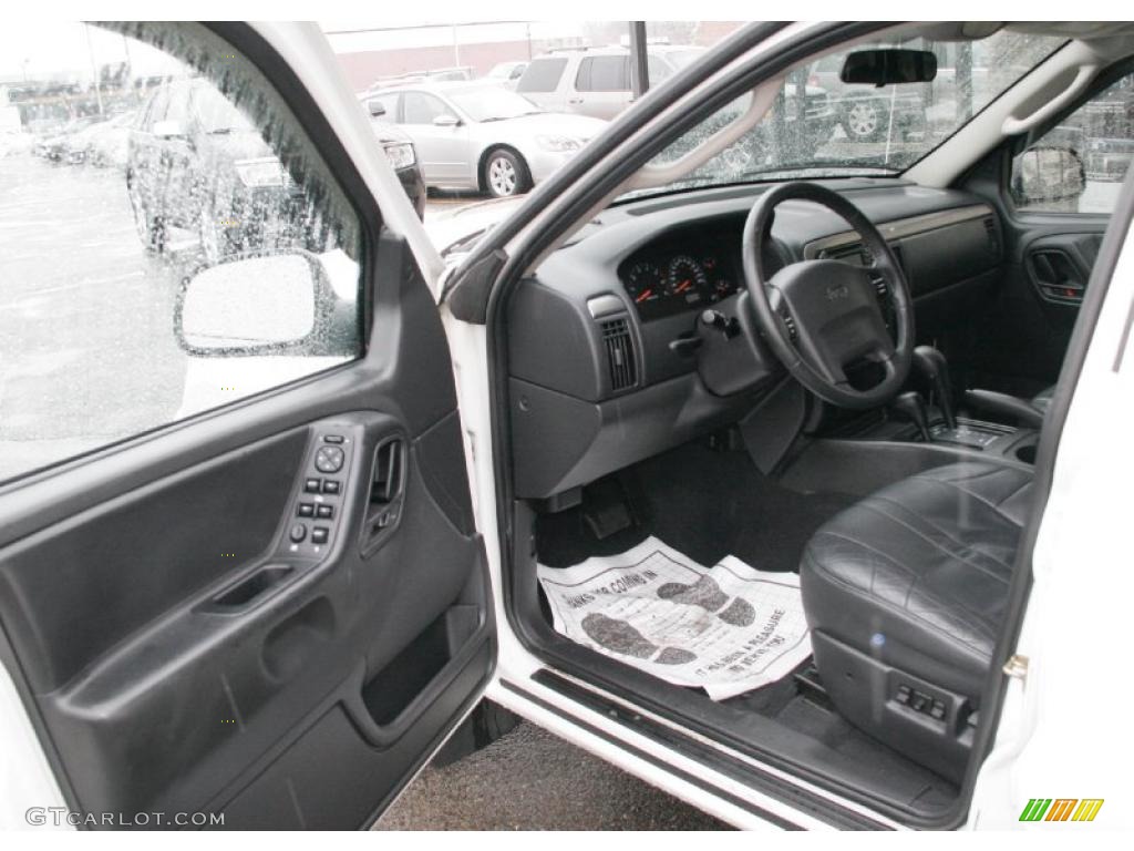 2004 Grand Cherokee Laredo 4x4 - Stone White / Dark Slate Gray photo #12