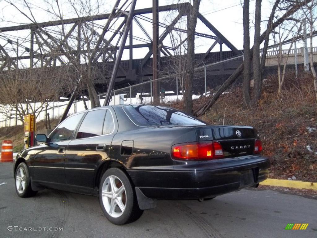 1996 Camry LE Sedan - Black / Gray photo #4