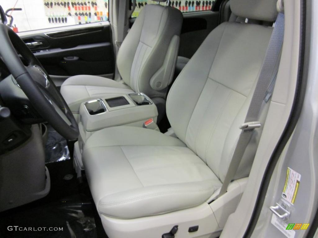 Black/Light Graystone Interior 2011 Chrysler Town & Country Touring - L Photo #43475682