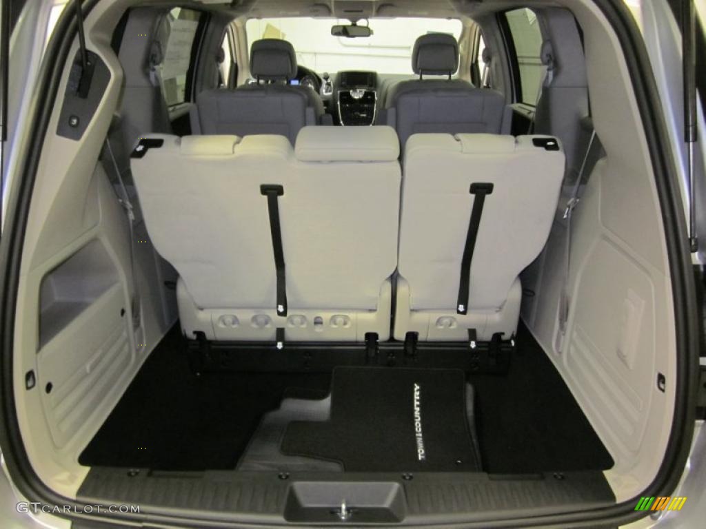2011 Chrysler Town & Country Touring - L Trunk Photo #43475778
