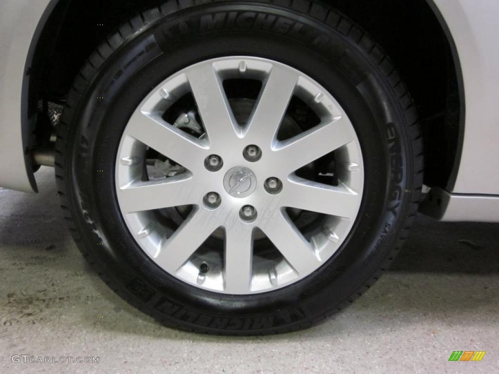 2011 Chrysler Town & Country Touring - L Wheel Photo #43475794