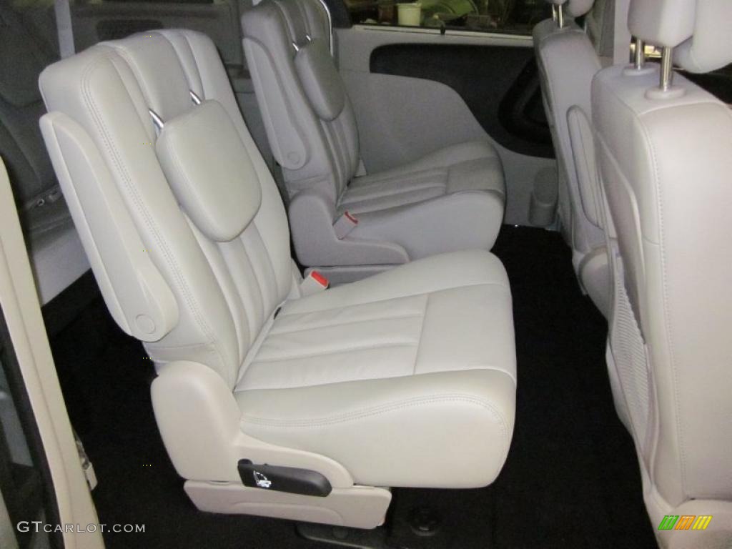 Black/Light Graystone Interior 2011 Chrysler Town & Country Touring - L Photo #43475890