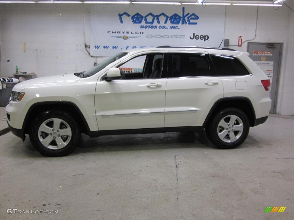 2011 Grand Cherokee Laredo X Package 4x4 - Stone White / Dark Graystone/Medium Graystone photo #1