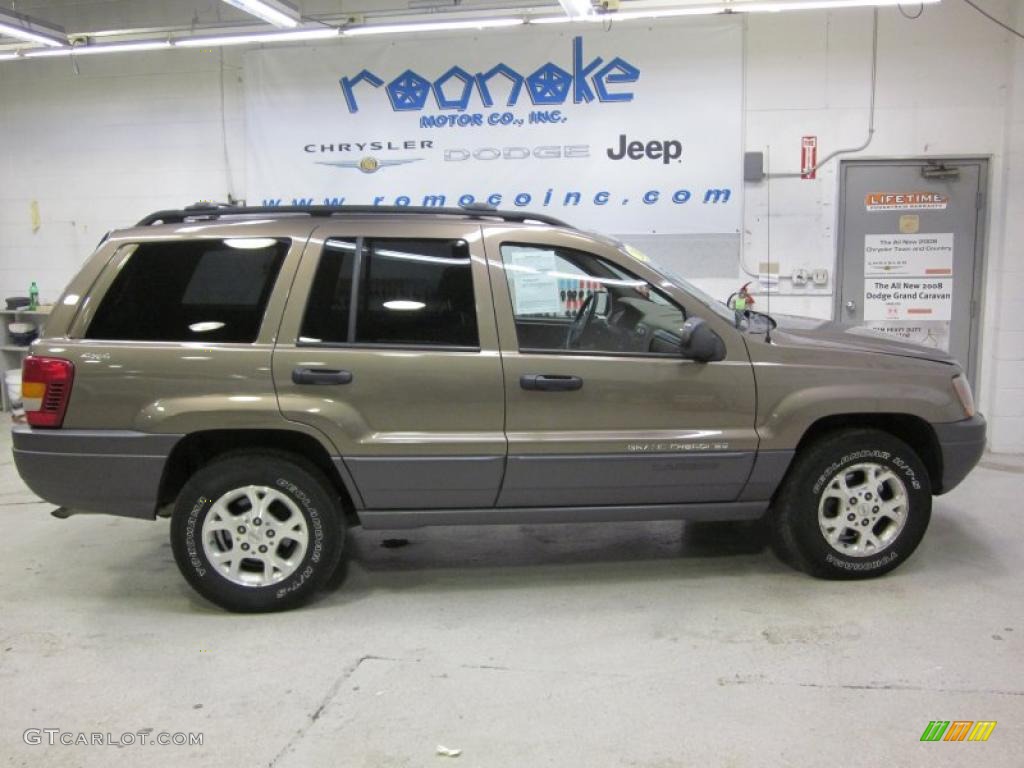 2001 Grand Cherokee Laredo 4x4 - Woodland Brown Satin Glow / Sandstone photo #2