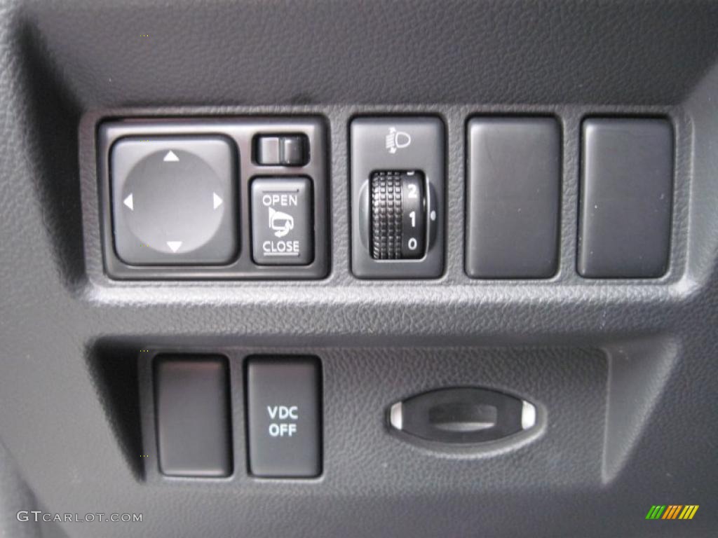 2010 Infiniti FX 35 AWD Controls Photo #43484039