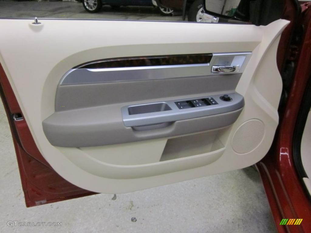 2010 Chrysler Sebring Limited Sedan Medium Pebble Beige/Cream Door Panel Photo #43486820