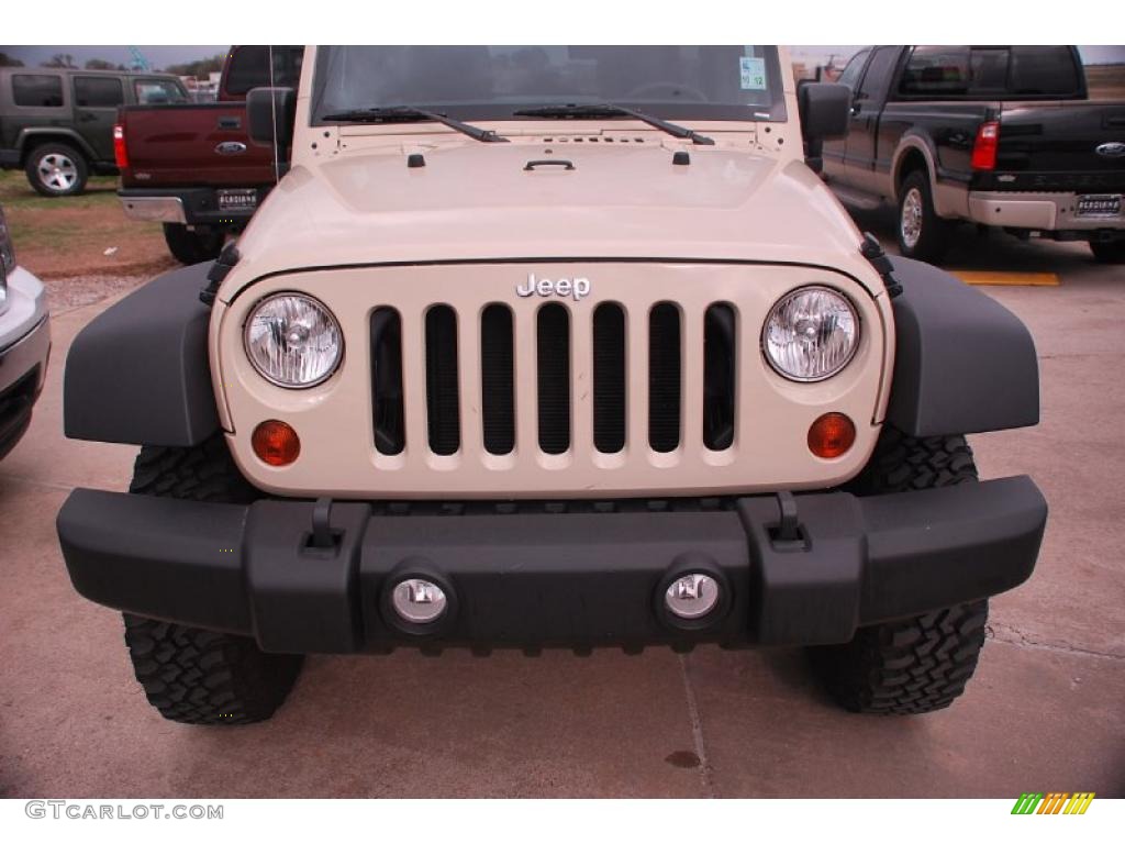 2011 Wrangler Unlimited Rubicon 4x4 - Sahara Tan / Black photo #8