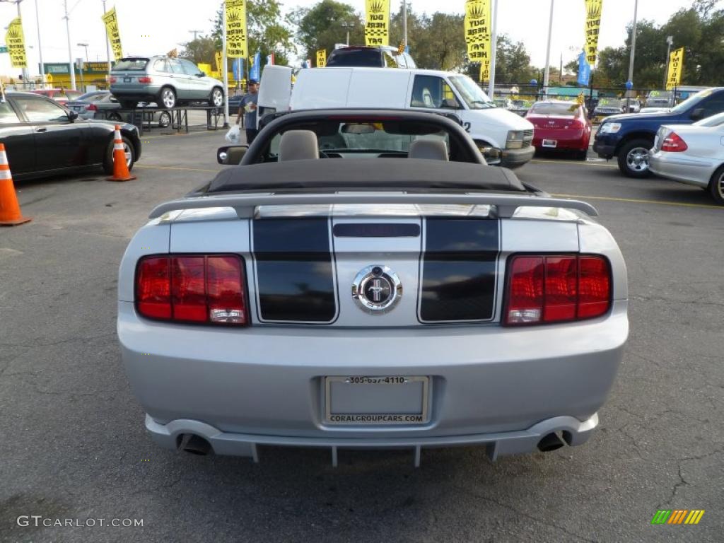 2005 Mustang V6 Deluxe Convertible - Satin Silver Metallic / Medium Parchment photo #5