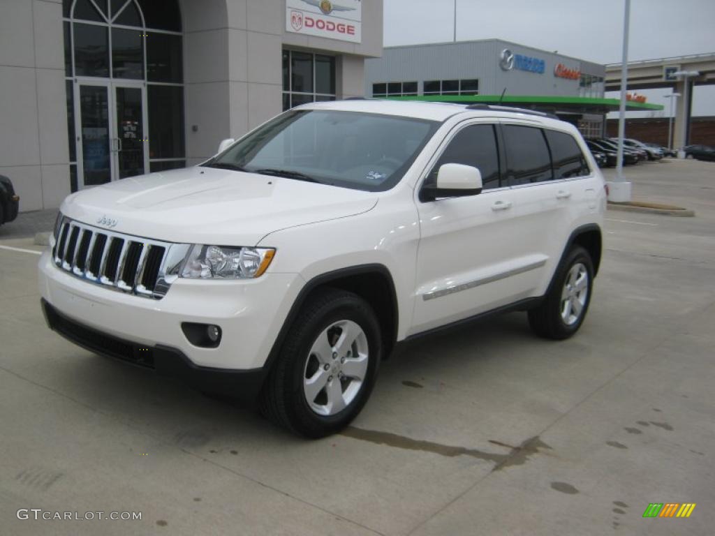 2011 Grand Cherokee Laredo X Package - Stone White / Dark Graystone/Medium Graystone photo #1