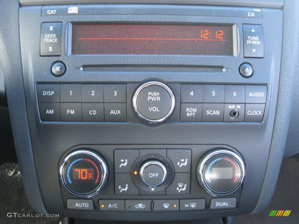 2010 Nissan Altima Hybrid Controls Photo #43498552