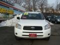 Super White - RAV4 4WD Photo No. 2