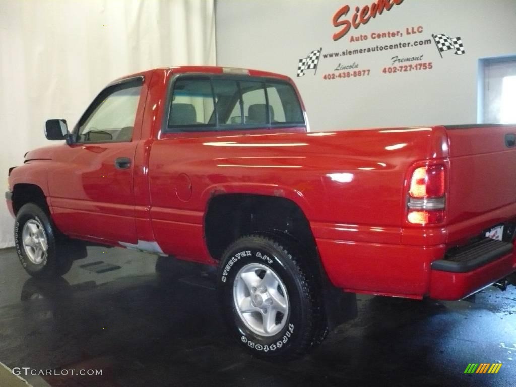 1995 Ram 1500 LT Regular Cab 4x4 - Poppy Red / Gray photo #2