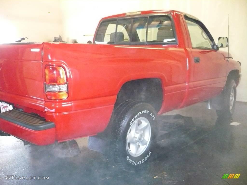 1995 Ram 1500 LT Regular Cab 4x4 - Poppy Red / Gray photo #4