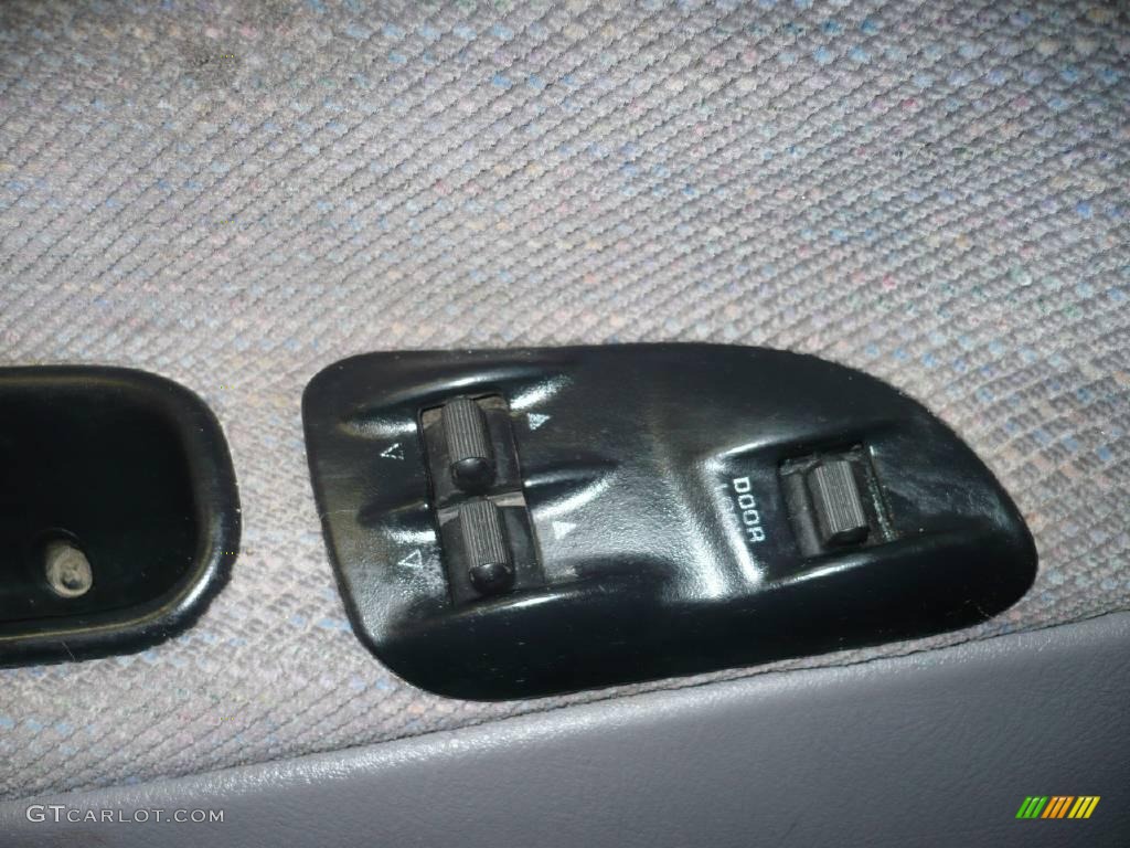 1995 Ram 1500 LT Regular Cab 4x4 - Poppy Red / Gray photo #14