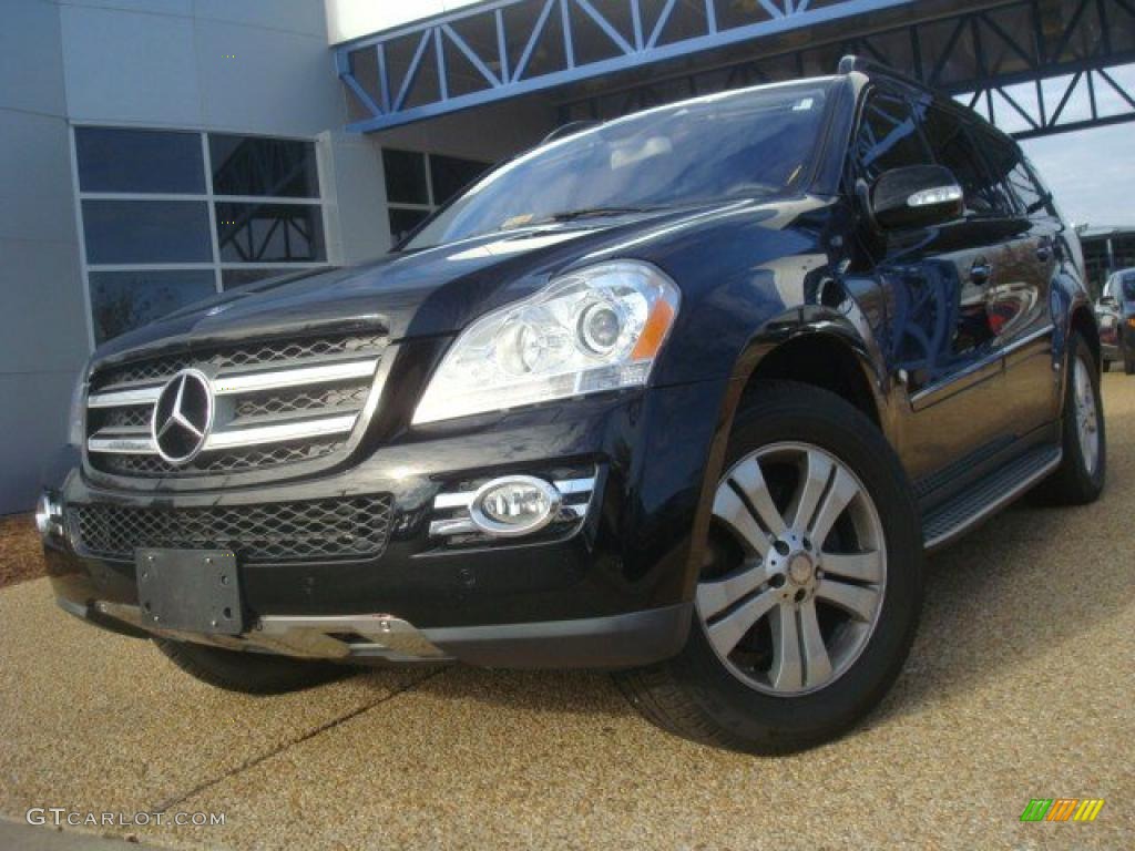 Black Mercedes-Benz GL