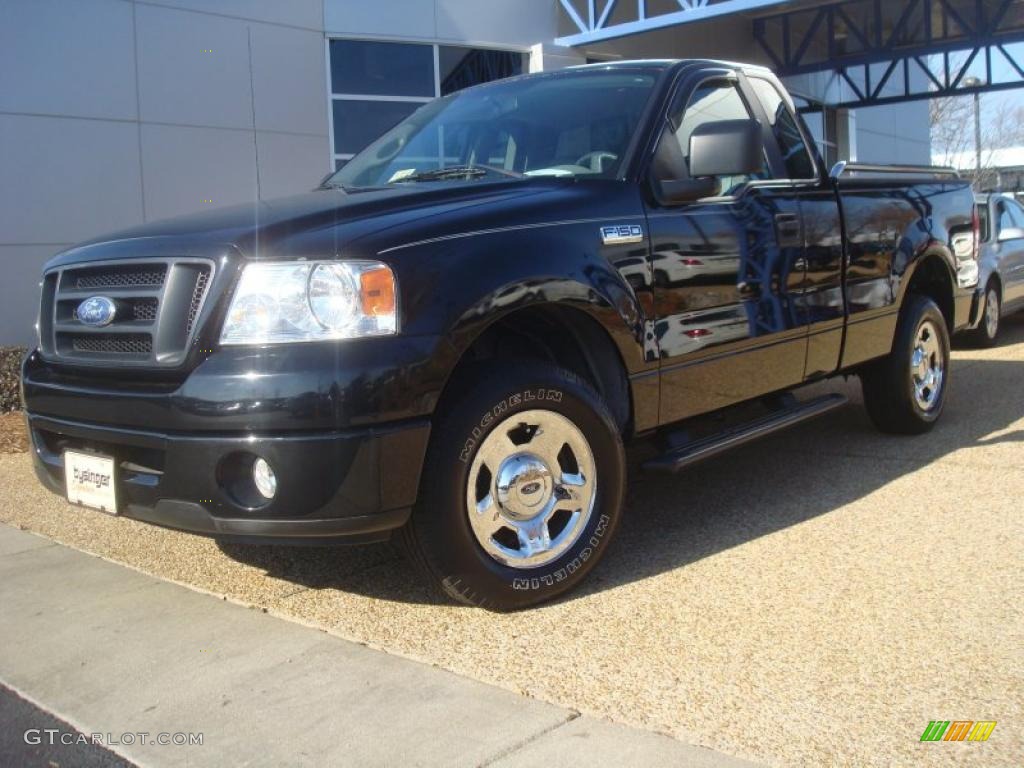 2006 F150 STX Regular Cab - Black / Medium/Dark Flint photo #2