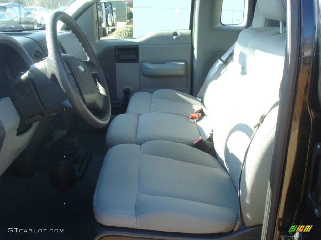 2006 F150 STX Regular Cab - Black / Medium/Dark Flint photo #8