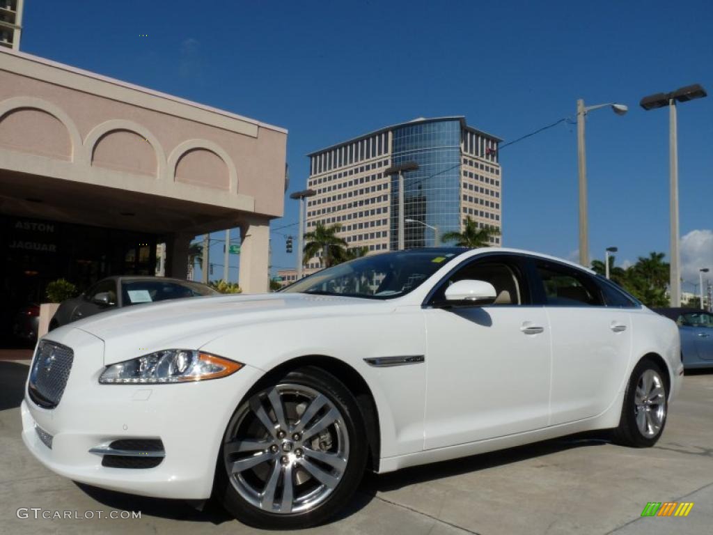 2011 XJ XJL - Polaris White / Parchment/Navy Blue photo #1