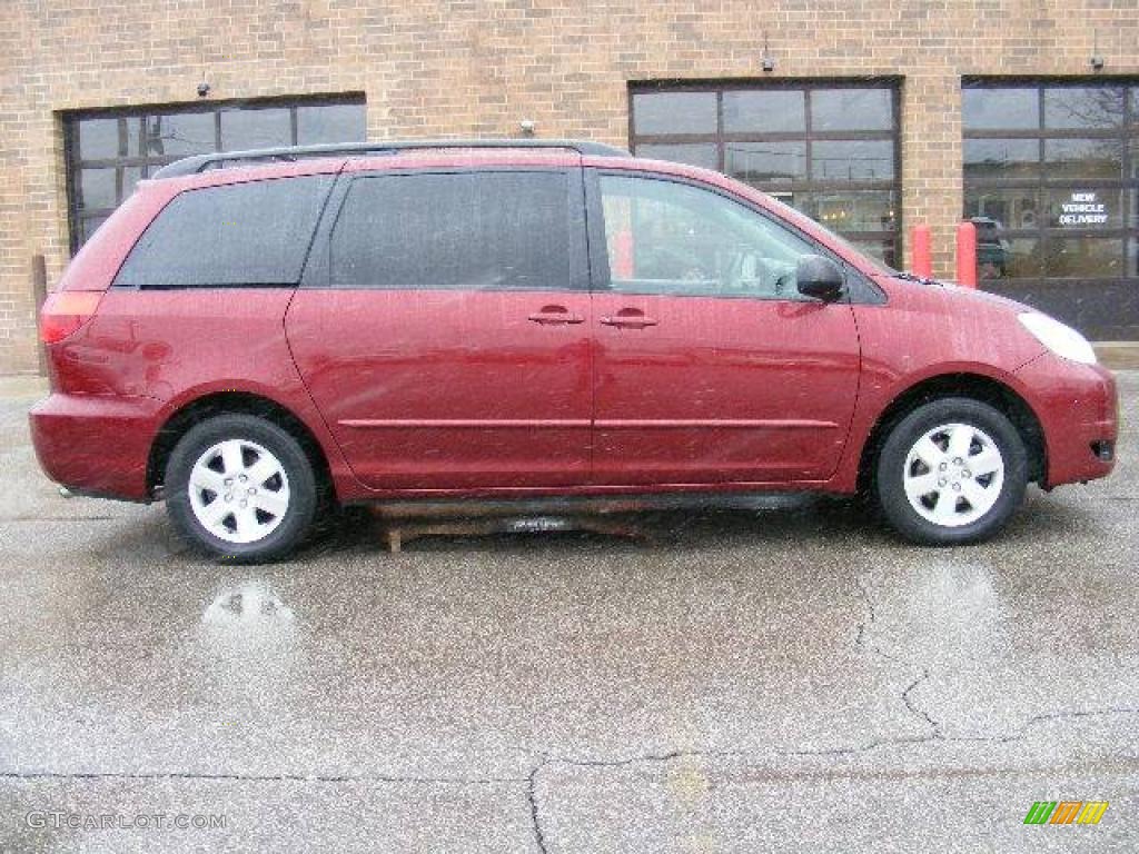 2005 Sienna LE - Salsa Red Pearl / Stone photo #2