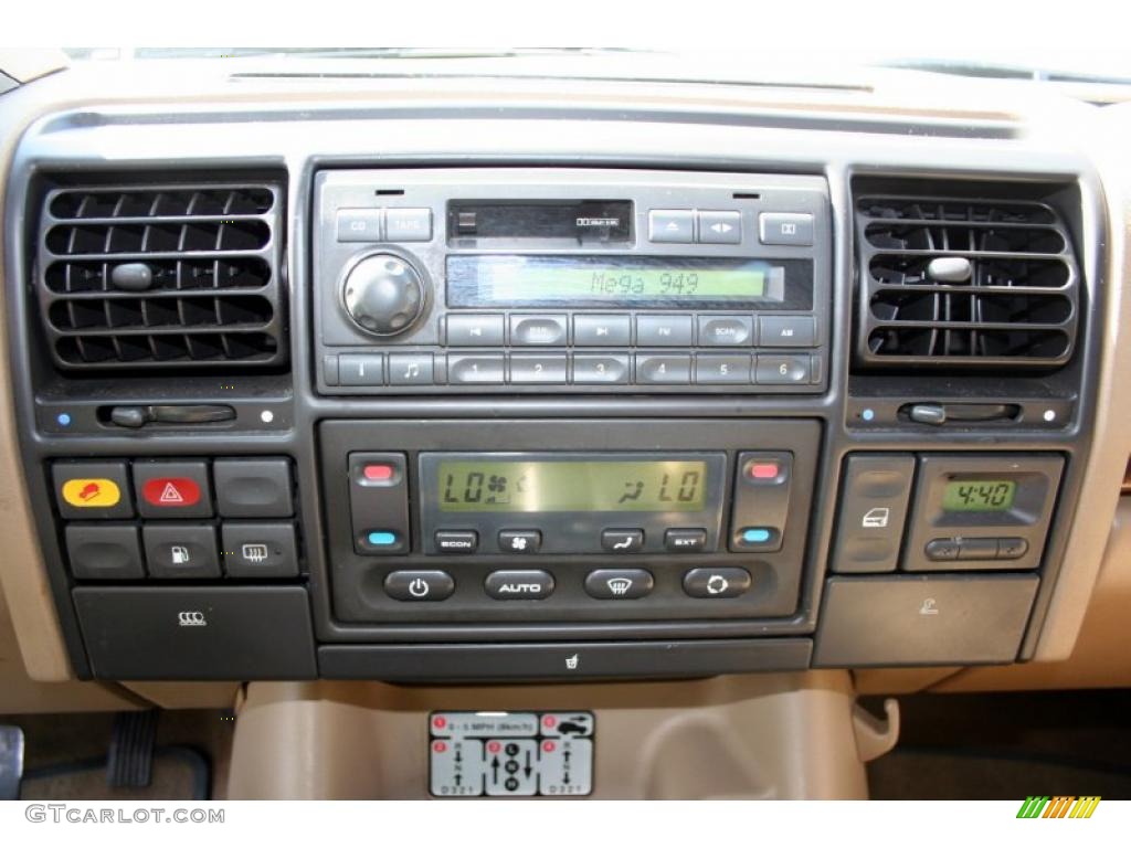 2002 Land Rover Discovery II SE7 Controls Photo #43517611