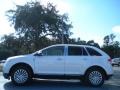 2011 White Platinum Tri-Coat Lincoln MKX FWD  photo #2