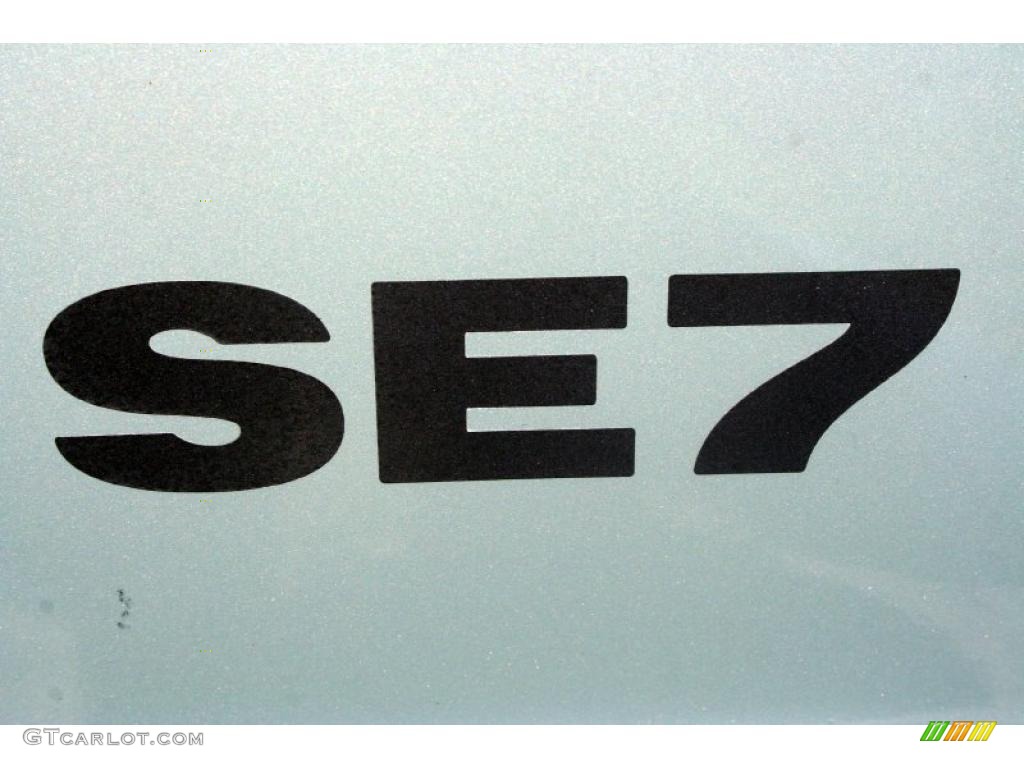 2002 Land Rover Discovery II SE7 Marks and Logos Photo #43517943